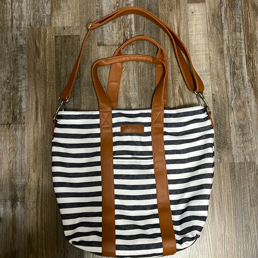 Kindred Bravely Bag with shoulder strap